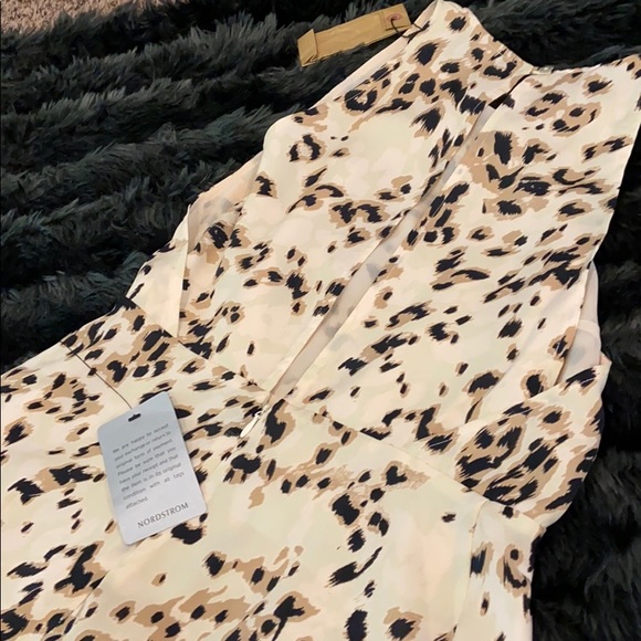 KNOT SISTERS Animal Print Dress - Picture 4 of 5